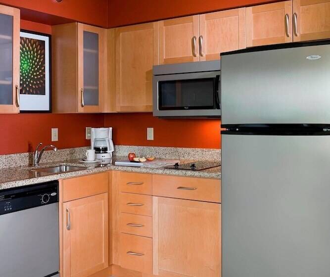 Люкс 2 Спальни, Residence Inn Madison East