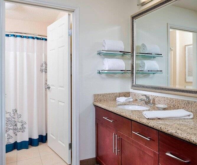 Люкс 2 Спальни, Residence Inn Madison East