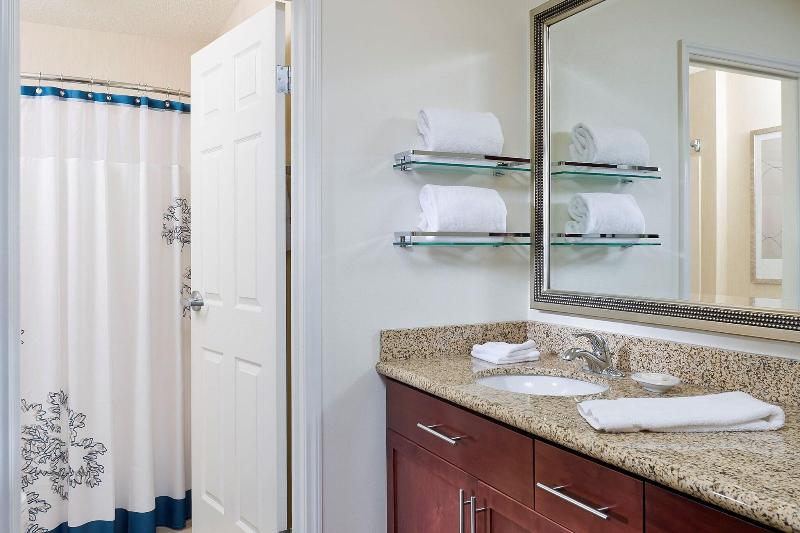 Студио Стандарт Кровать Кинг, Residence Inn Madison East