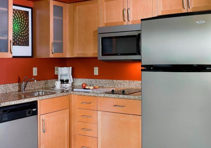 带大床的标准工作室, Residence Inn Phoenix Glendale/peoria