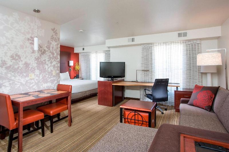 带大床的标准工作室, Residence Inn Phoenix Glendale/peoria