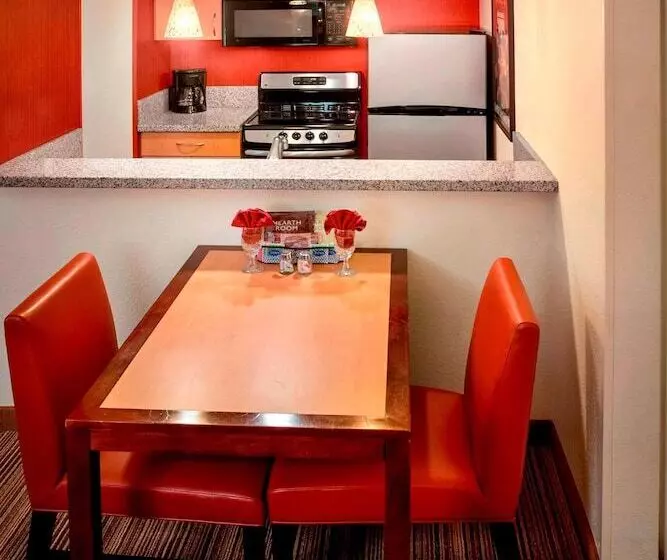 2ベッドスイートルーム, Avia Residences On Research Extended Stay