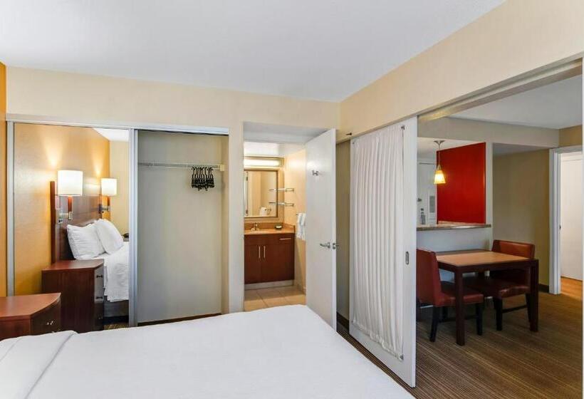 جناح غرفتين نوم, Avia Residences On Research   Extended Stay