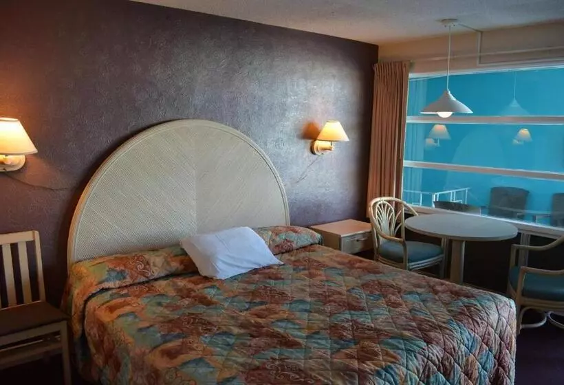 キングサイズベッドのスタンダードルーム, Royal Court Motel