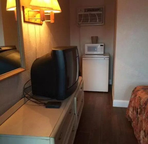 ベーシックルーム, Royal Court Motel