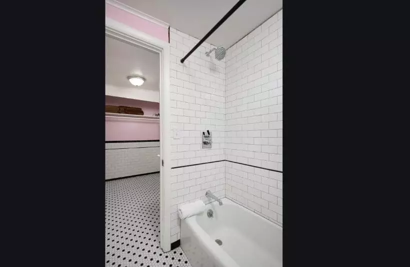 اتاق استاندارد با 2 تخت دوبل, Sapphire Motel Midtown Bozeman