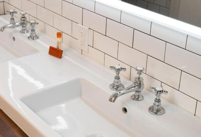 اتاق لوکس سه تخته, Sapphire Motel Midtown Bozeman