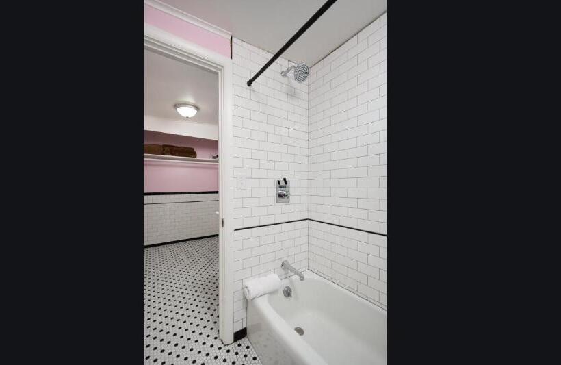 اتاق استاندارد با تخت بزرگ, Sapphire Motel Midtown Bozeman