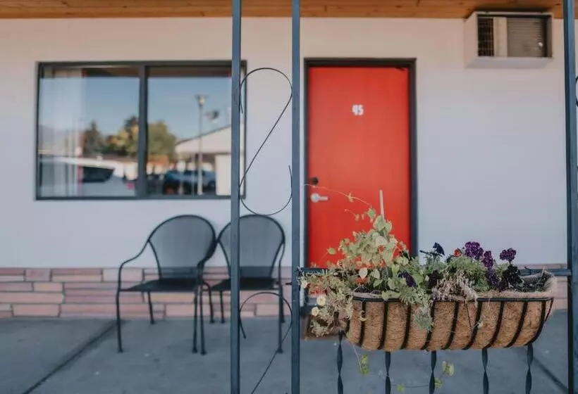 اتاق سوپریور با تخت بزرگ, Sapphire Motel Midtown Bozeman