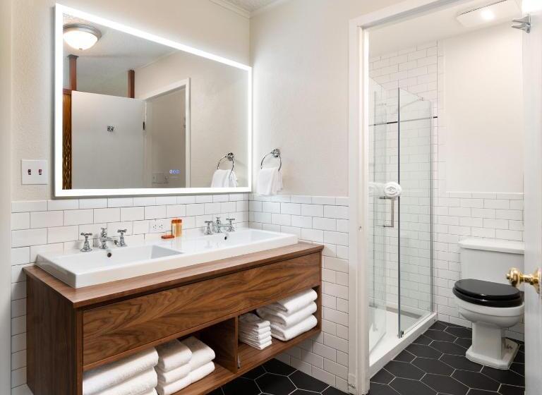 اتاق لوکس سه تخته, Sapphire Motel Midtown Bozeman