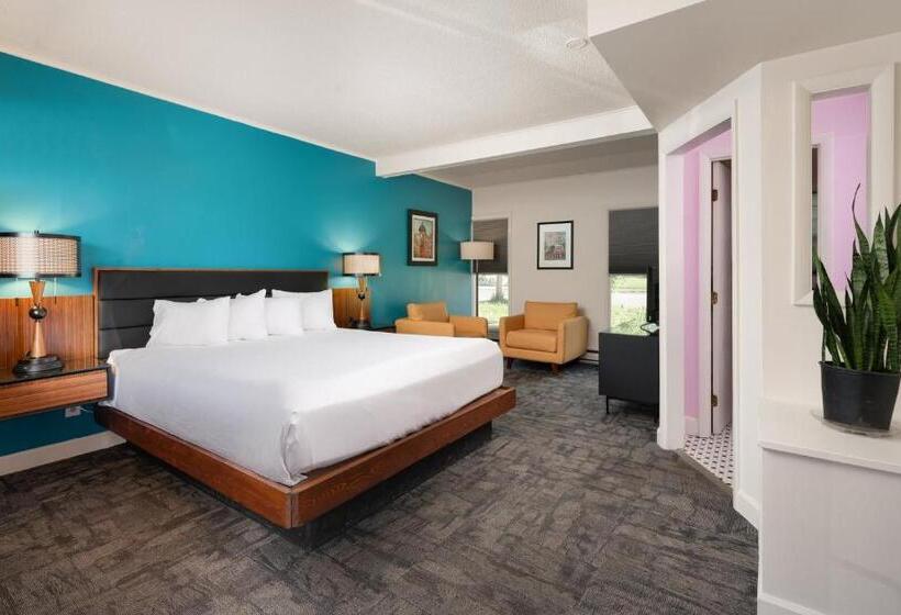 اتاق سوپریور با تخت بزرگ, Sapphire Motel Midtown Bozeman