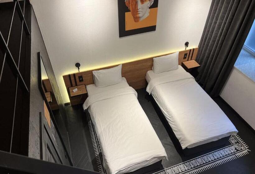 Stanza quadrupla Economy bagno condiviso, Globe Runner Hotel & Hostel