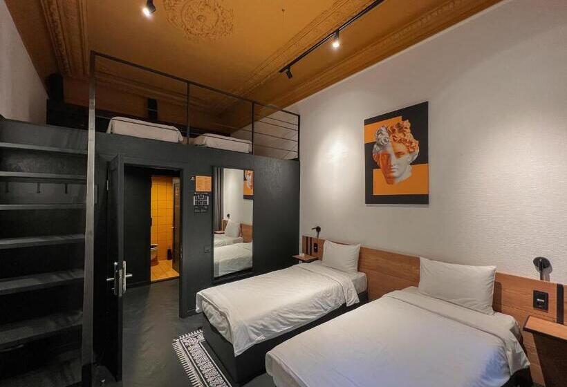 Stanza quadrupla Economy bagno condiviso, Globe Runner Hotel & Hostel