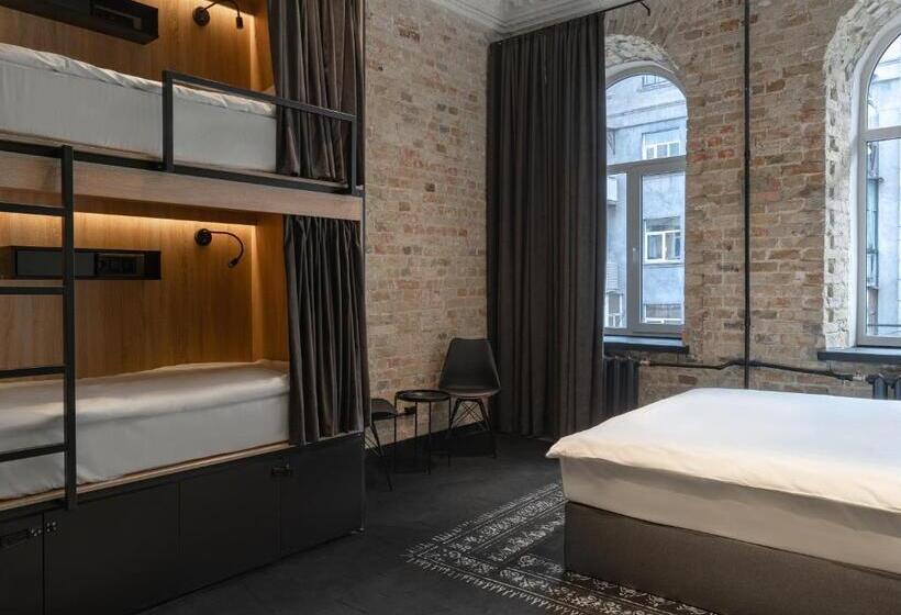 Camera Familiare, Globe Runner Hotel & Hostel