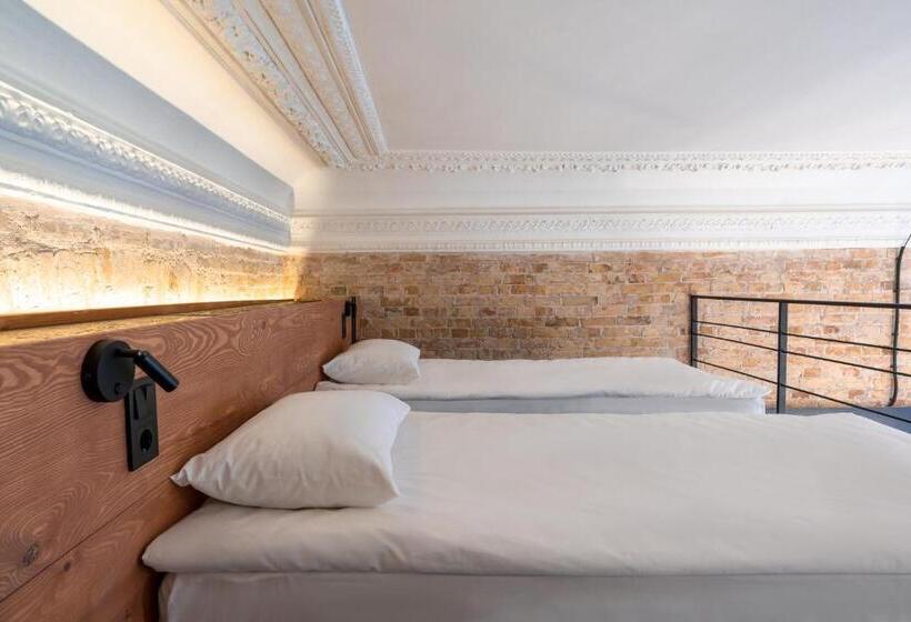 Camera Familiare Deluxe, Globe Runner Hotel & Hostel