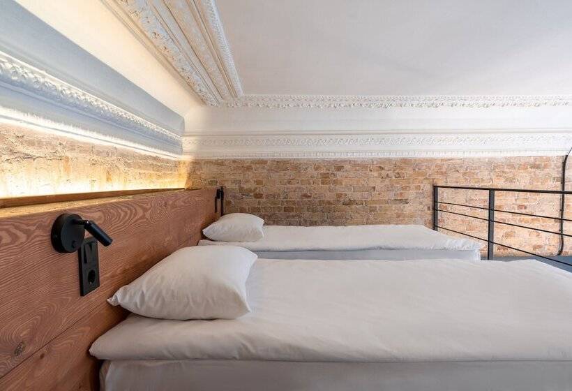 Camera Familiare, Globe Runner Hotel & Hostel