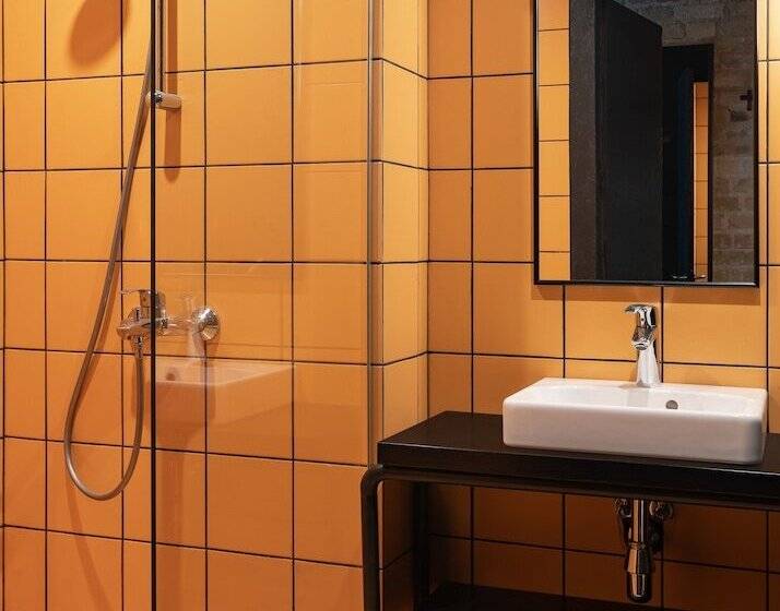 Camera Standard, Globe Runner Hotel & Hostel