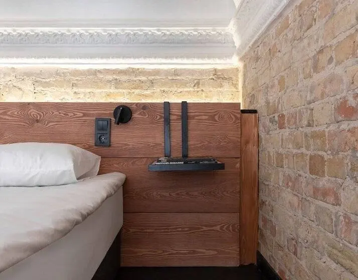 Perhehuone, Globe Runner Hotel & Hostel