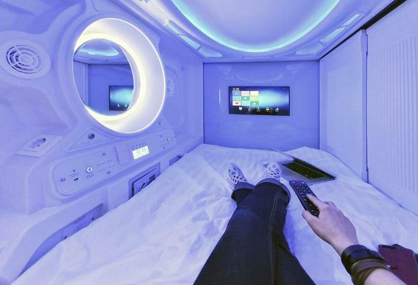تختخواب در اتاق مشترک, Capsule Hostels Tallinn