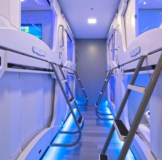 تختخواب در اتاق مشترک, Capsule Hostels Tallinn