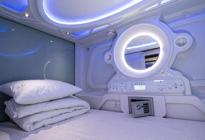 تختخواب در اتاق مشترک, Capsule Hostels Tallinn