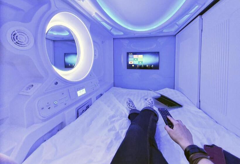 تختخواب در اتاق مشترک, Capsule Hostels Tallinn