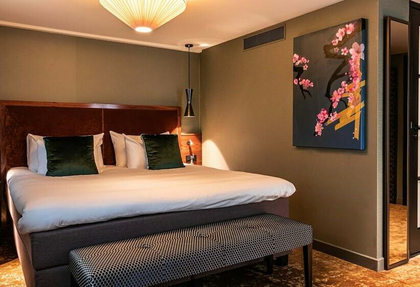 اتاق عادی, Mai Amsterdam