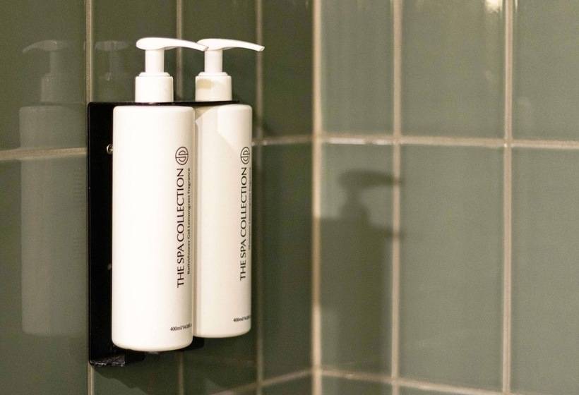 اتاق عادی, Mai Amsterdam