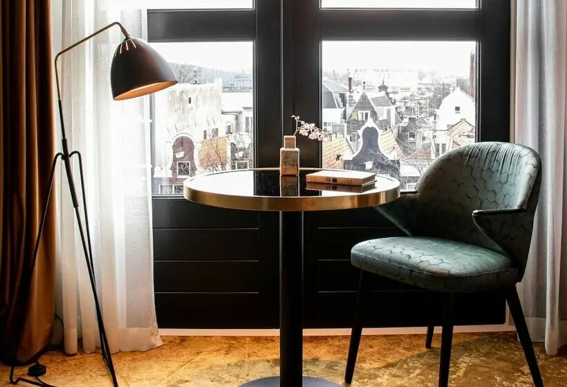 コンフォートルーム, Mai Amsterdam