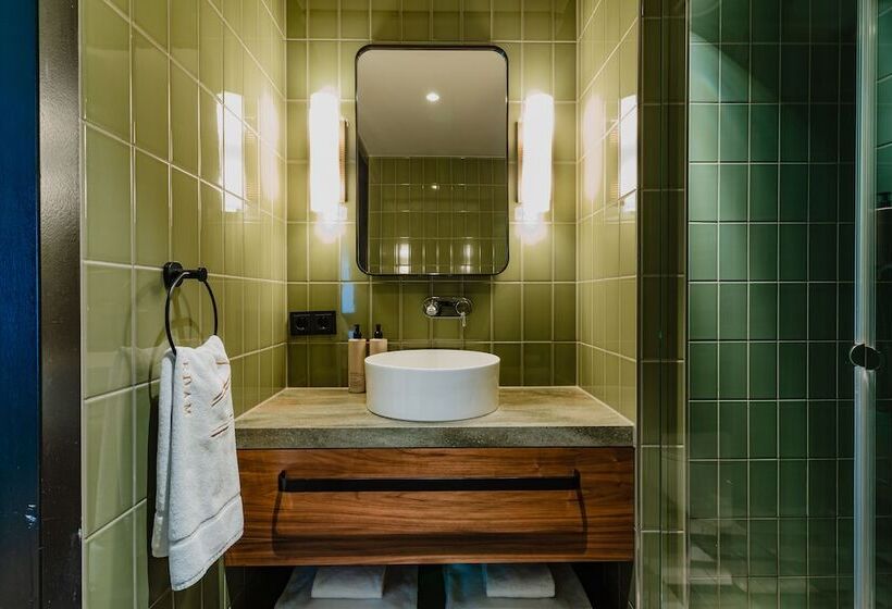 اتاق استاندارد سه نفره, Mai Amsterdam