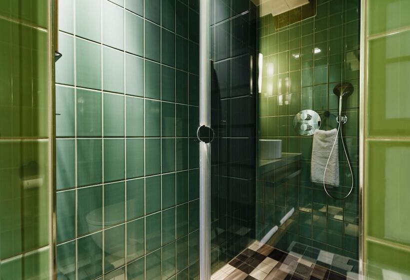 اتاق استاندارد سه نفره, Mai Amsterdam