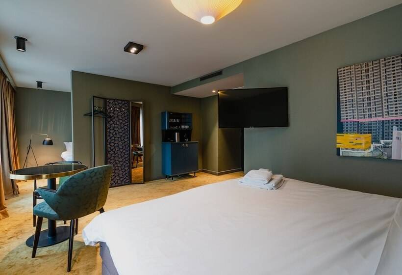 اتاق استاندارد سه نفره, Mai Amsterdam