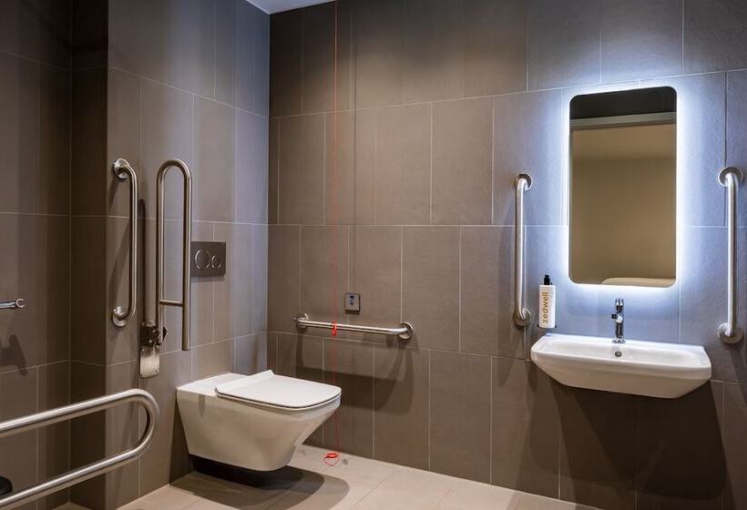 غرفة قياسية لذوى الاحتياجات الخاصة, Zedwell Piccadilly Circus