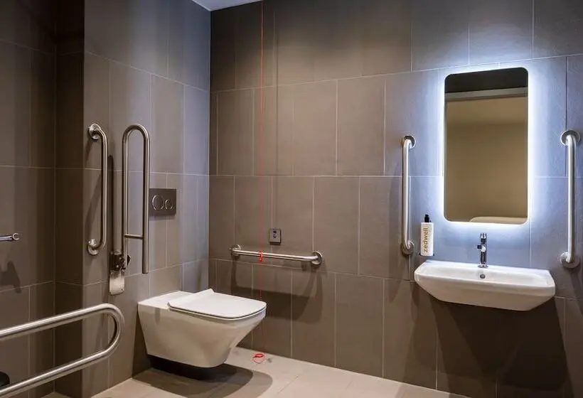 اتاق استاندارد برای معلولان, Zedwell Piccadilly Circus