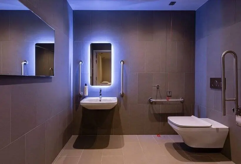 اتاق استاندارد برای معلولان, Zedwell Piccadilly Circus