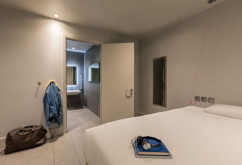 غرفة قياسية لذوى الاحتياجات الخاصة, Zedwell Piccadilly Circus