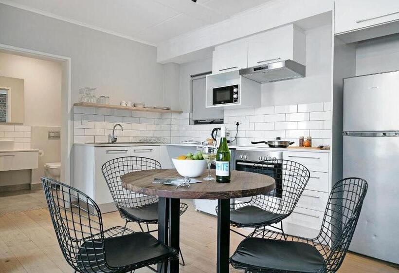 1 Bedroom Superior Apartment, Urban Artisan Luxury Suites By Totalstay
