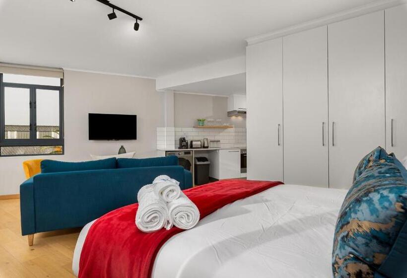 Standard Studio, Urban Artisan Luxury Suites By Totalstay