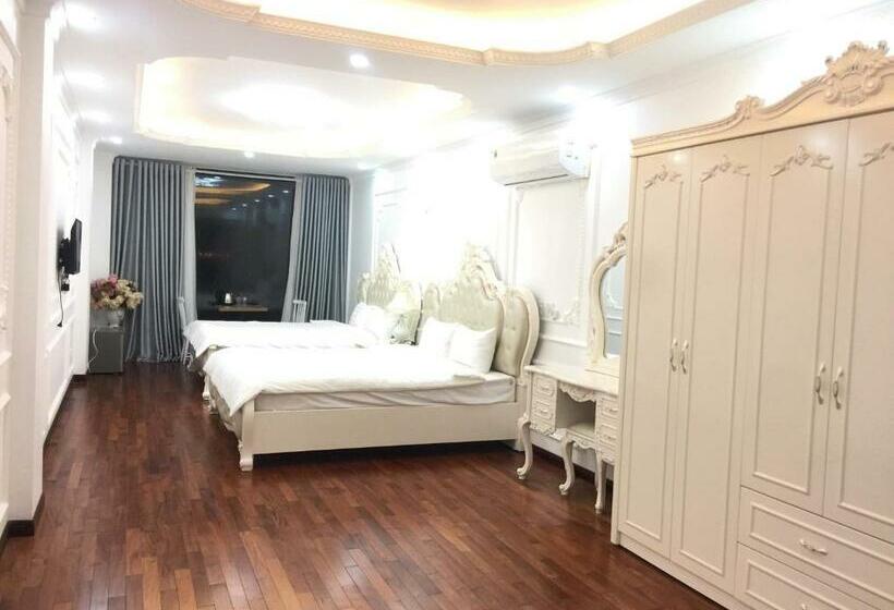 Deluxe Suite King Bed, Anna Airport