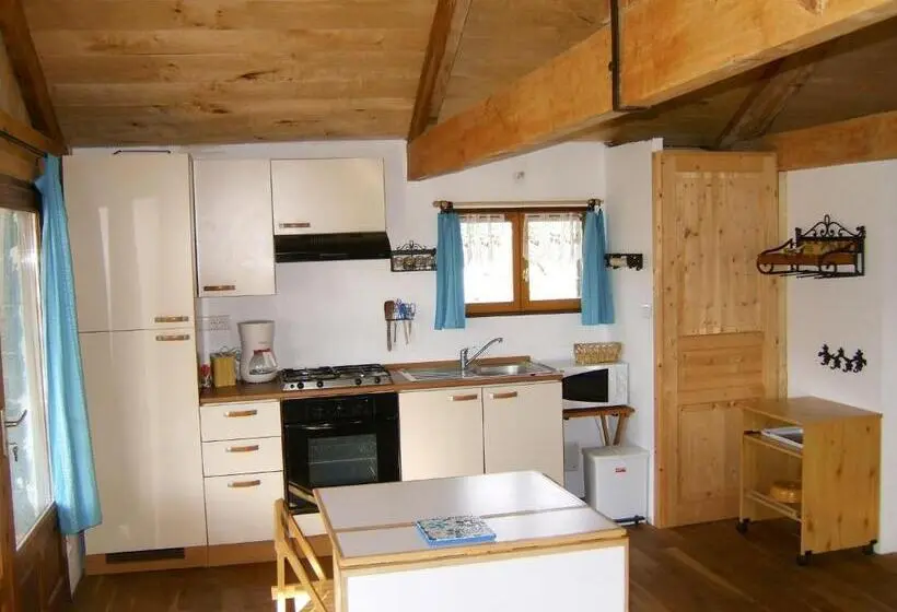 テラス付きスタンダードワンルーム, Paysannerie Des Versanes   Chambres Et Gîte