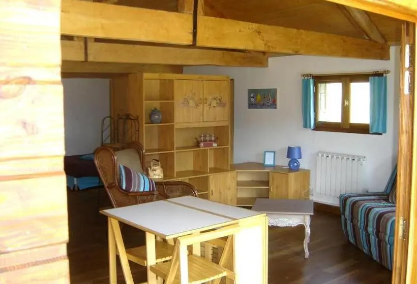 テラス付きスタンダードワンルーム, Paysannerie Des Versanes   Chambres Et Gîte
