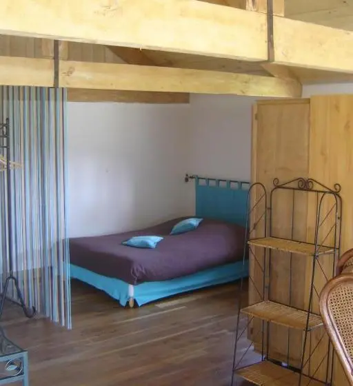 テラス付きスタンダードワンルーム, Paysannerie Des Versanes   Chambres Et Gîte