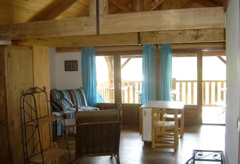 テラス付きスタンダードワンルーム, Paysannerie Des Versanes   Chambres Et Gîte