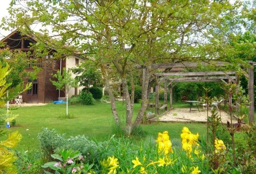 テラス付きスタンダードワンルーム, Paysannerie Des Versanes   Chambres Et Gîte