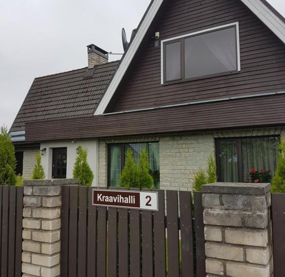 اتاق استاندارد, Room To The East