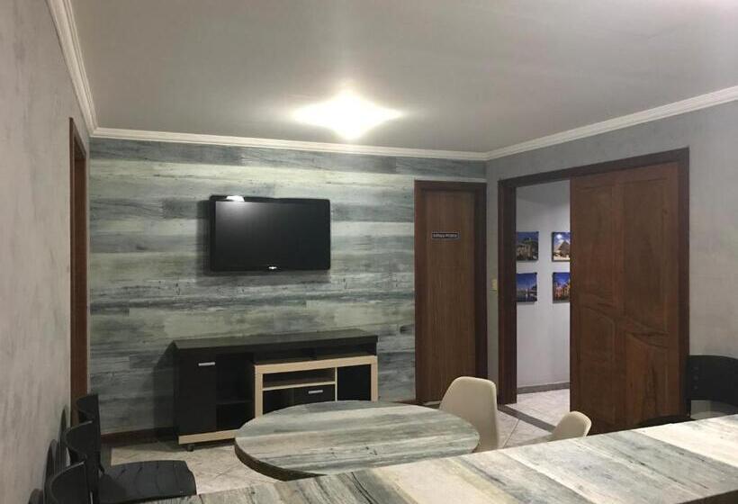 سوییت, Regi House Hostel