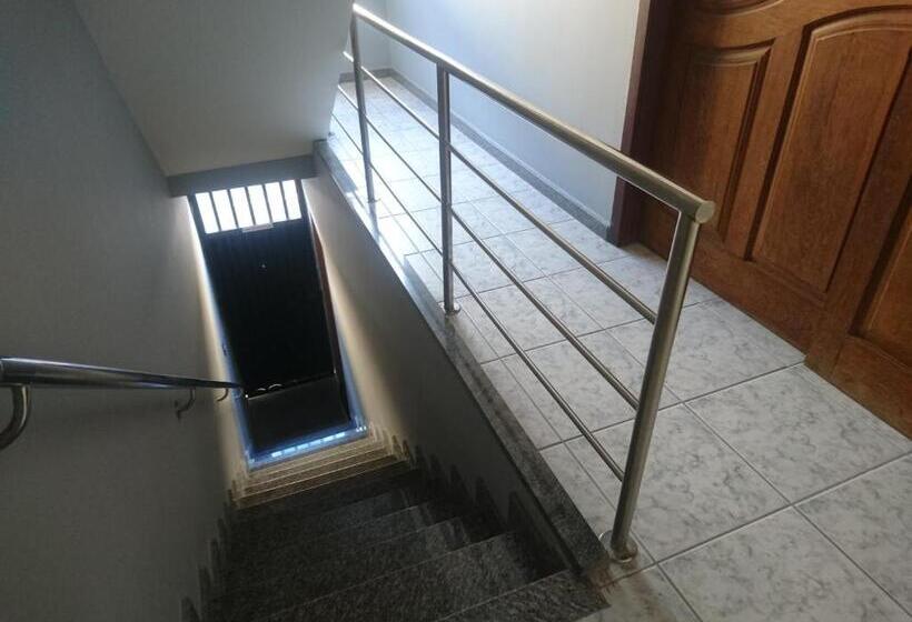اتاق استاندارد سه نفره, Regi House Hostel
