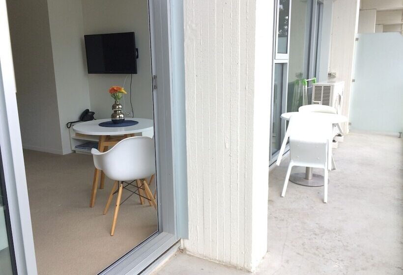 Апартаменты 1 Спальня, Tasha S Apartments On Warwick