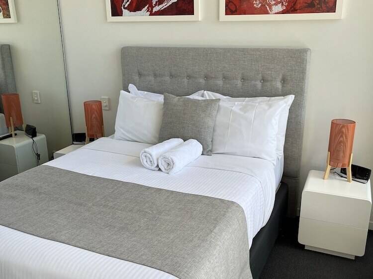 Апартаменты 2 Спальни, Tasha S Apartments On Warwick