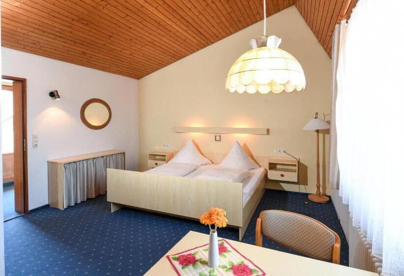 스탠다드 트리플 룸, Pension Neustart